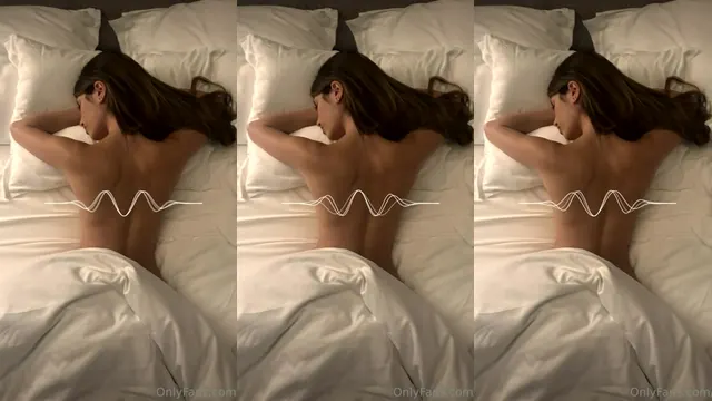 Ehcico gemiendo bajito sola 🔥