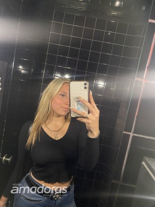 Porno amador brasileiro, Câmera Ao Vivo Caiu na net: modelo de quatro no sofá