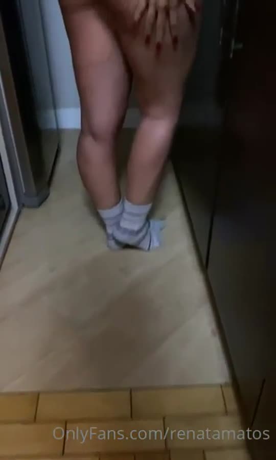Novinha Renata Meneguzzi gemendo baixinho sozinha