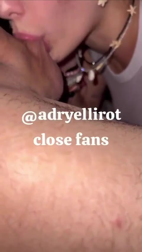 Adrielly Rot: se tocando embaixo do lençol