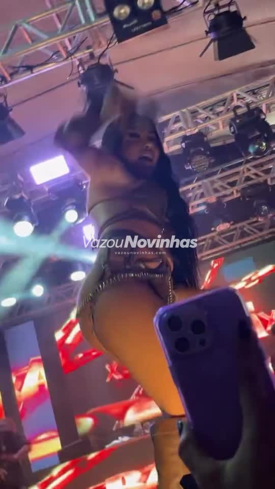 Maravilhosa Mc Mirella safada assim que acordou