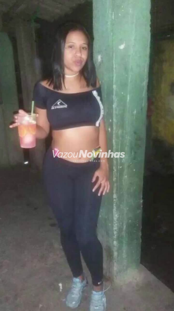 Novinha Câmera Ao Vivo Modelo com a bunda pra cima na cama