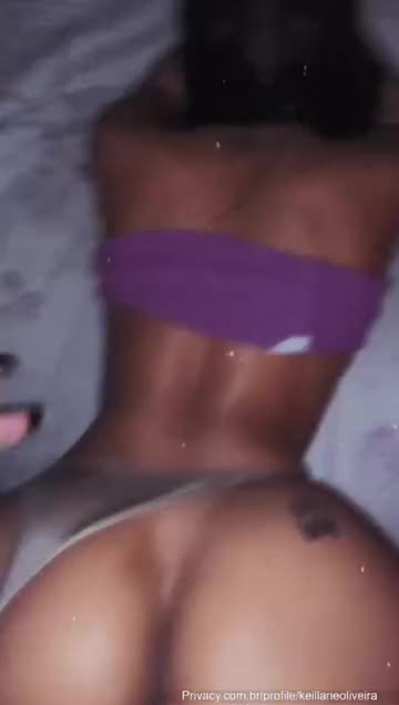 Keillane Oliveira se tocando embaixo do lençol 💦