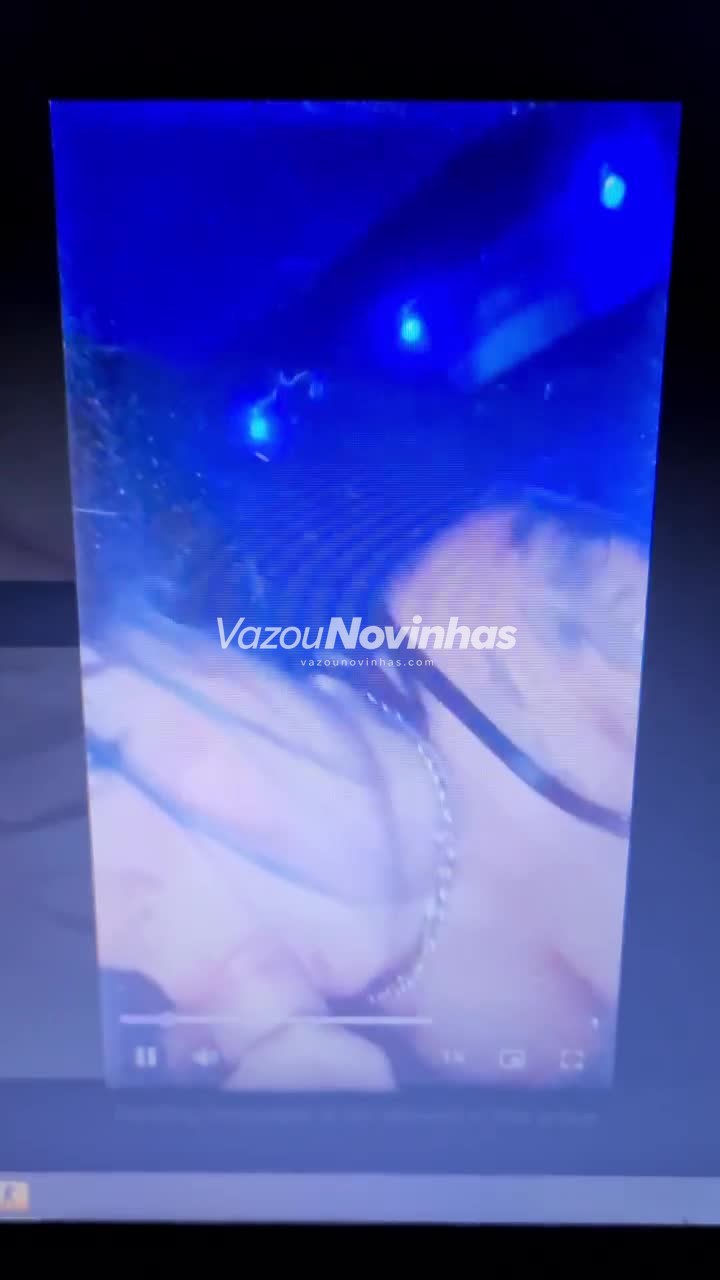 Ana Barbosa caiu na net: novinha amadora exibindo o corpão, de calcinha fio