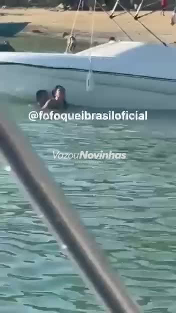 Novinha amadora Câmera Ao Vivo em clipe vertical, Atrevida modelo de salto alto