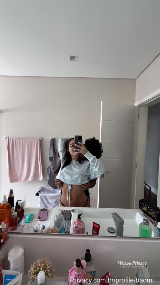 Vazou: Mc Mirella rebolando gostoso