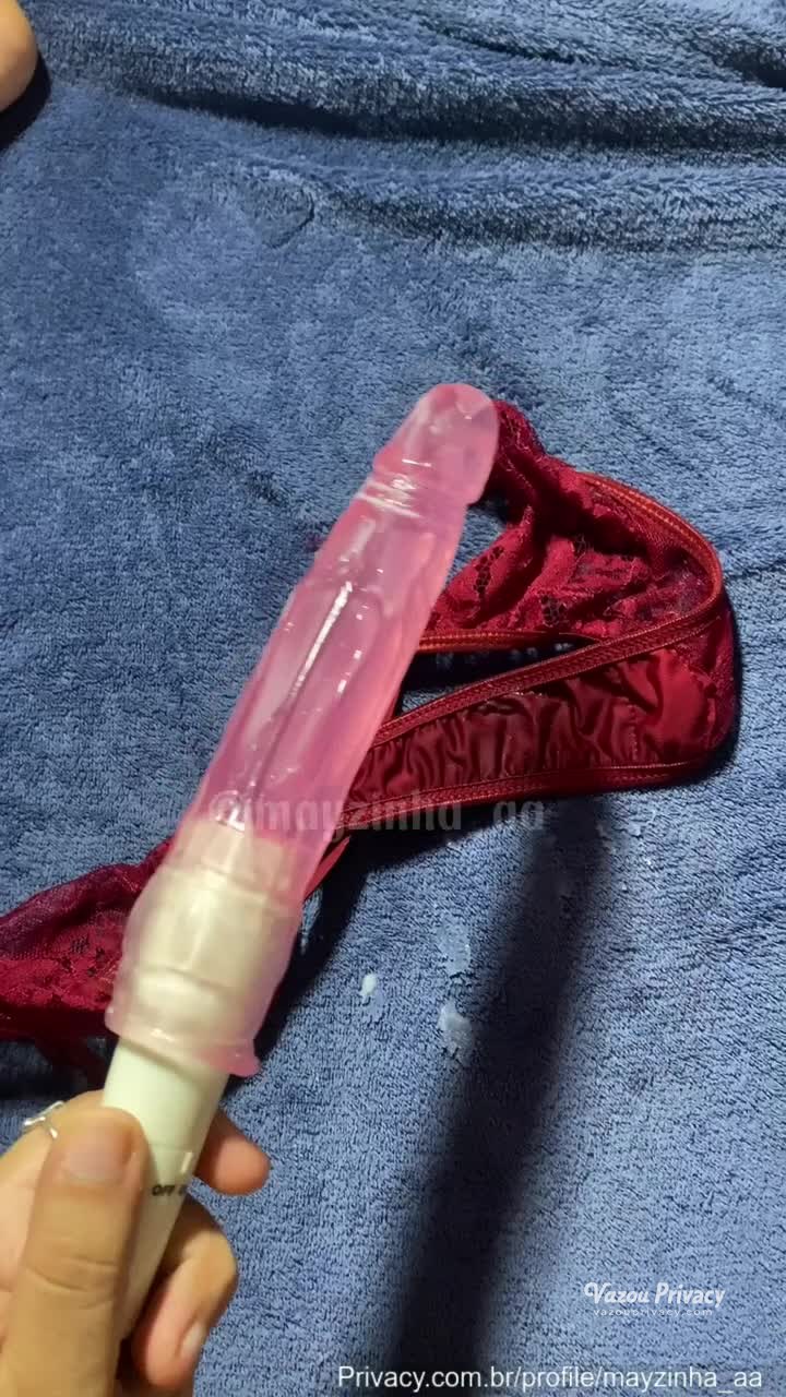 May Mayuriix X fogosa de calcinha fio na cozinha