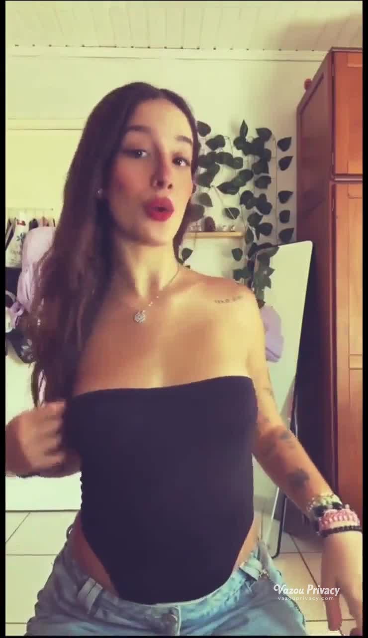 Sedutora Adrielly Rot de quatro na cama