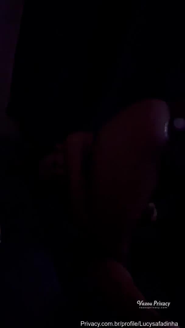 Escandalosa Lucysafadinha3 safada assim que acordou