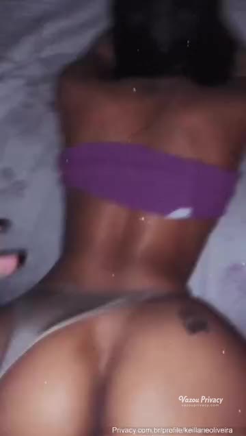 Keillane Oliveira se tocando embaixo do lençol 💦