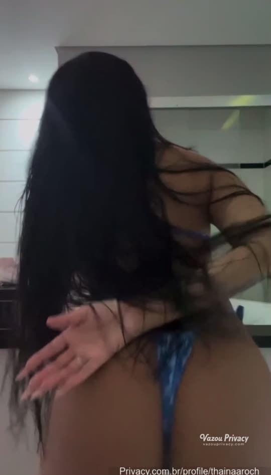 Mostrando tudo sem pressa — Thaina Rocha