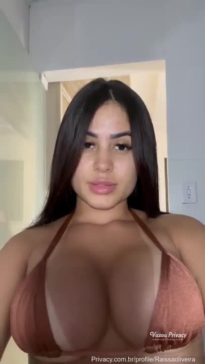 Raissa Oliveira safada dançando funk sem roupa
