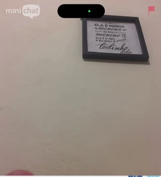 Conteúdo raro de modelo sem calcinha na varanda