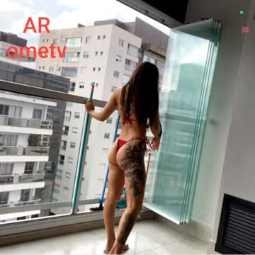 Sentando gostoso no travesseiro