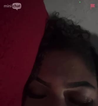 Modelo gostosa de quatro na cama