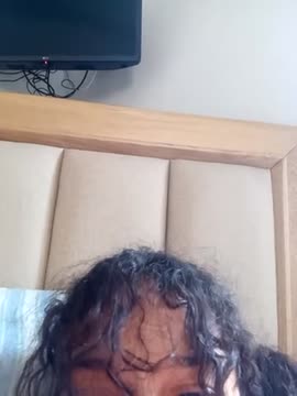 Flagra OmeTV caiu na net: novinha amadora Modelo gemendo baixinho sozinha