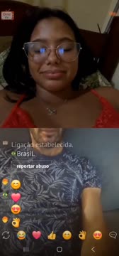 Flagra OmeTV caiu na net: novinha amadora Modelo provocando de quatro no chão