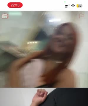 Flagra OmeTV caiu na net: novinha amadora Toda molhada no banho — modelo