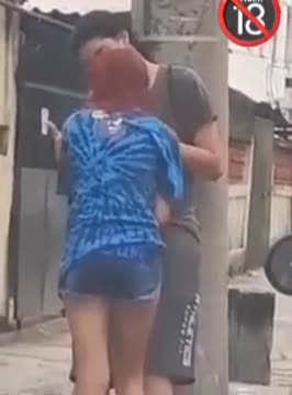 Modelo sapeca, peladinha no quarto
